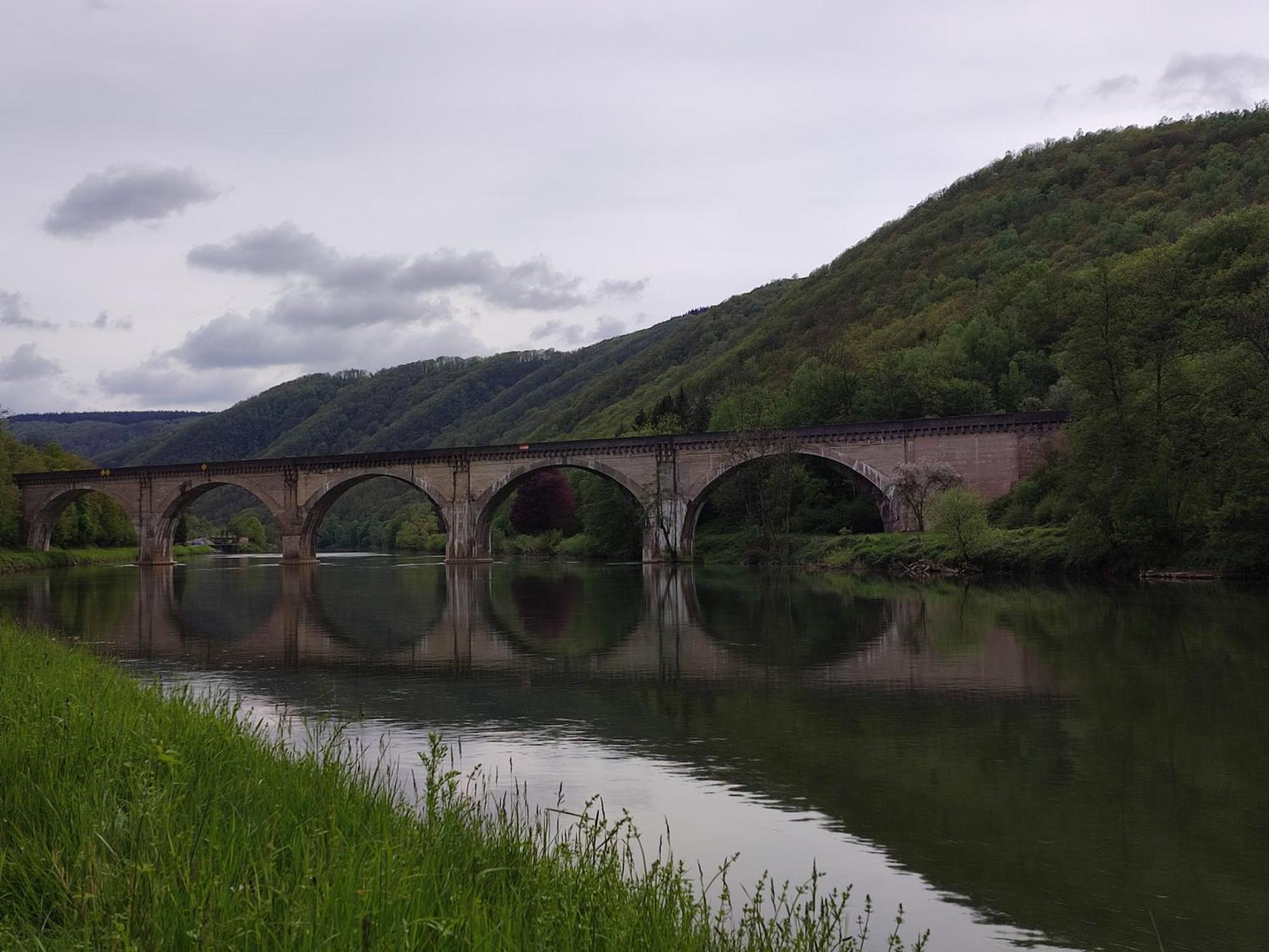 Entre Meuse Et Foret Revin  Экстерьер фото